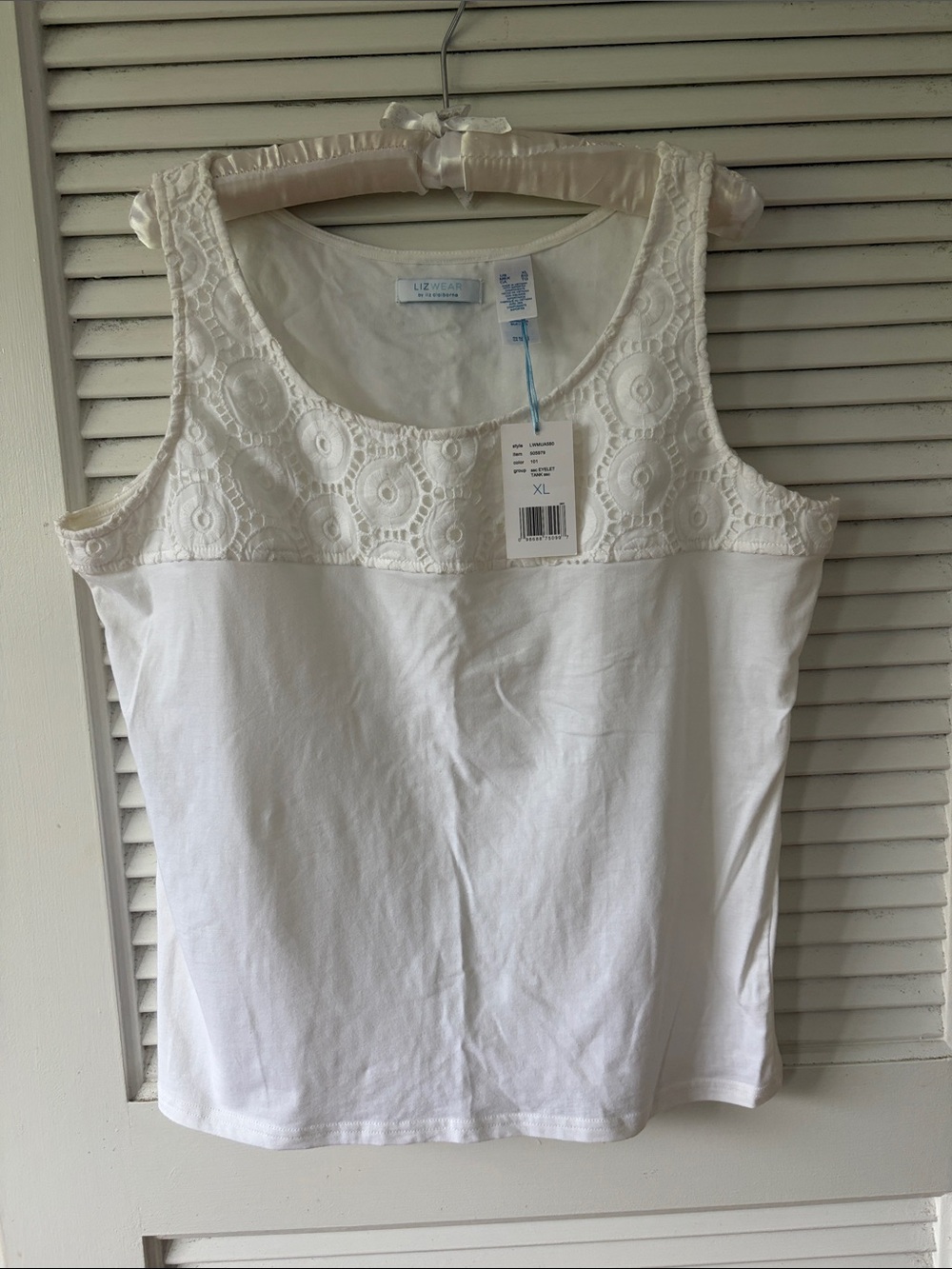 NWT Liz Claiborne White Sleeveless Eyelet Yoke Tank Top